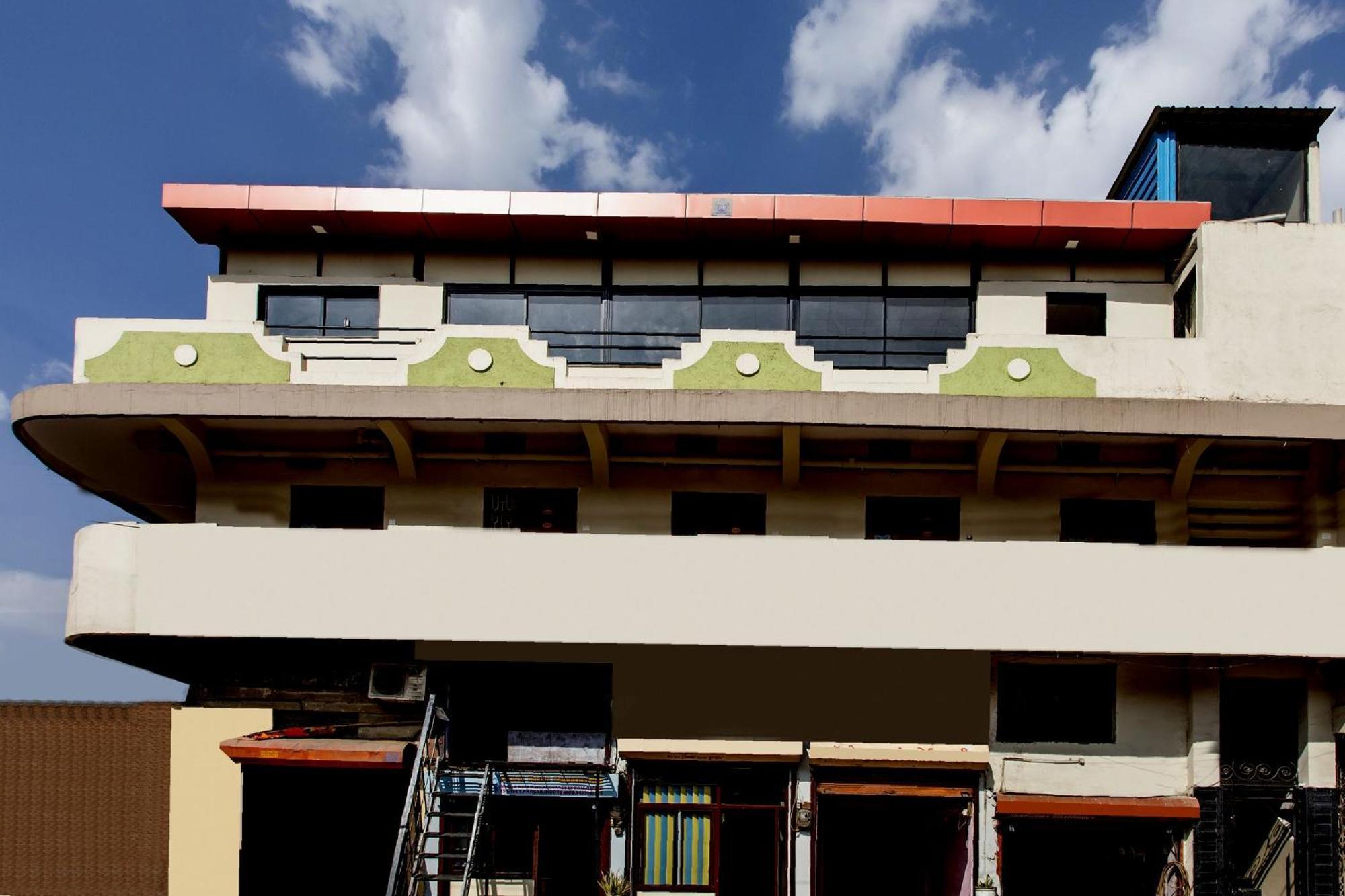 Hotel O Apple Tree Indore Esterno foto
