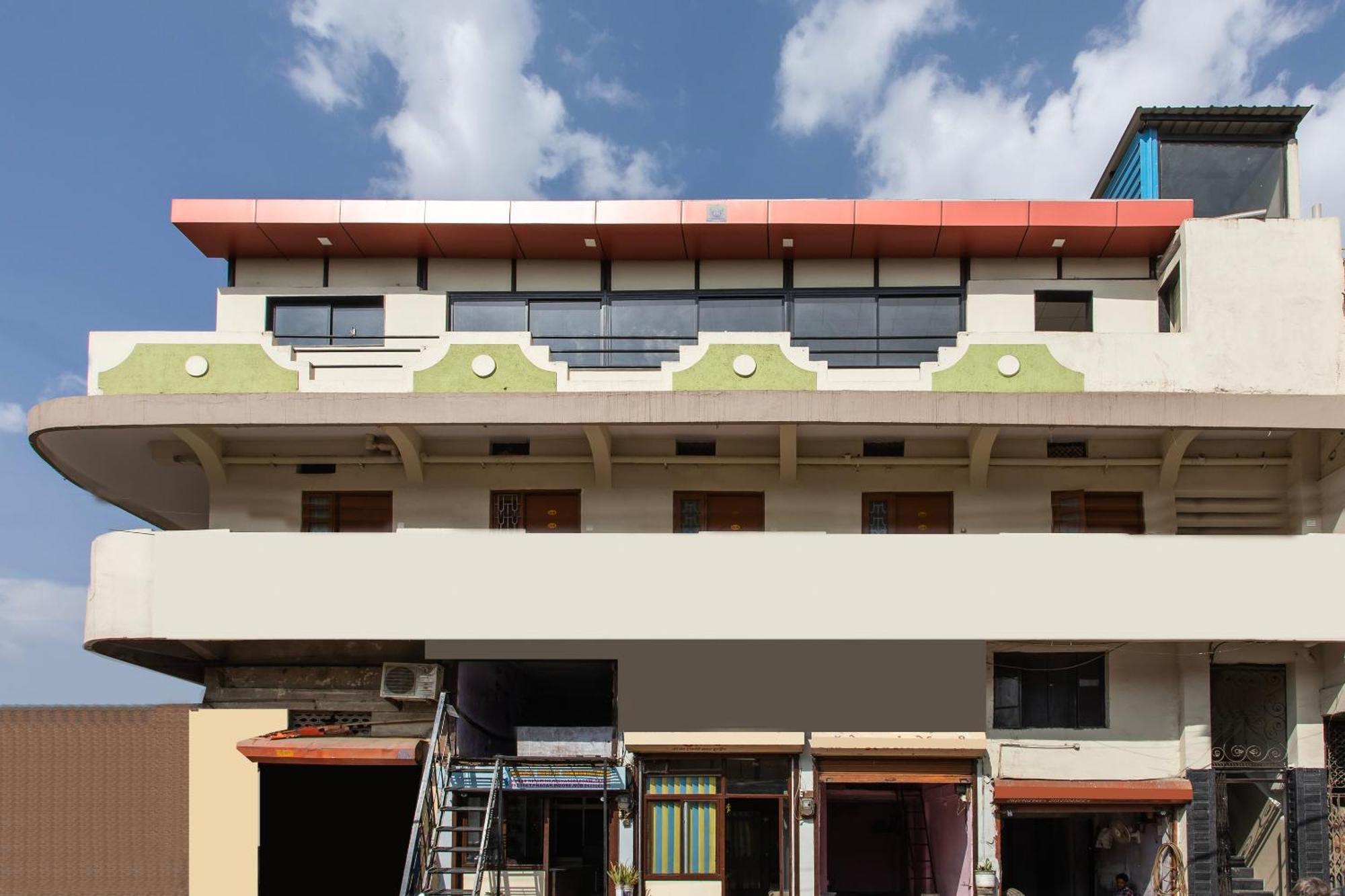 Hotel O Apple Tree Indore Esterno foto