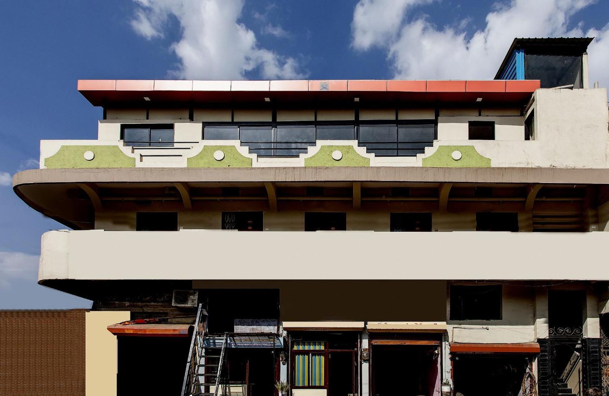 Hotel O Apple Tree Indore Esterno foto