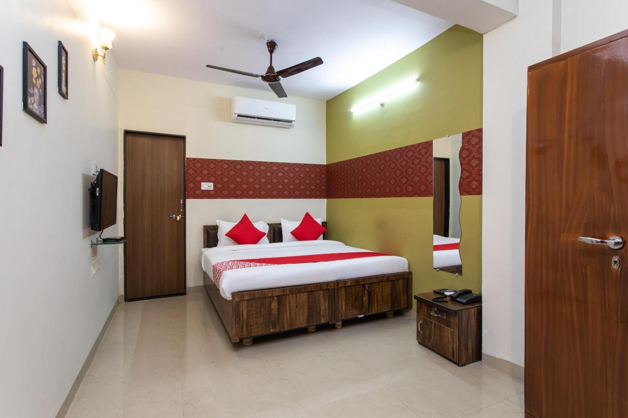 Hotel O Apple Tree Indore Esterno foto